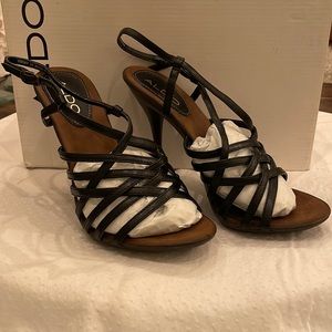 NEW Veller sandals in original box